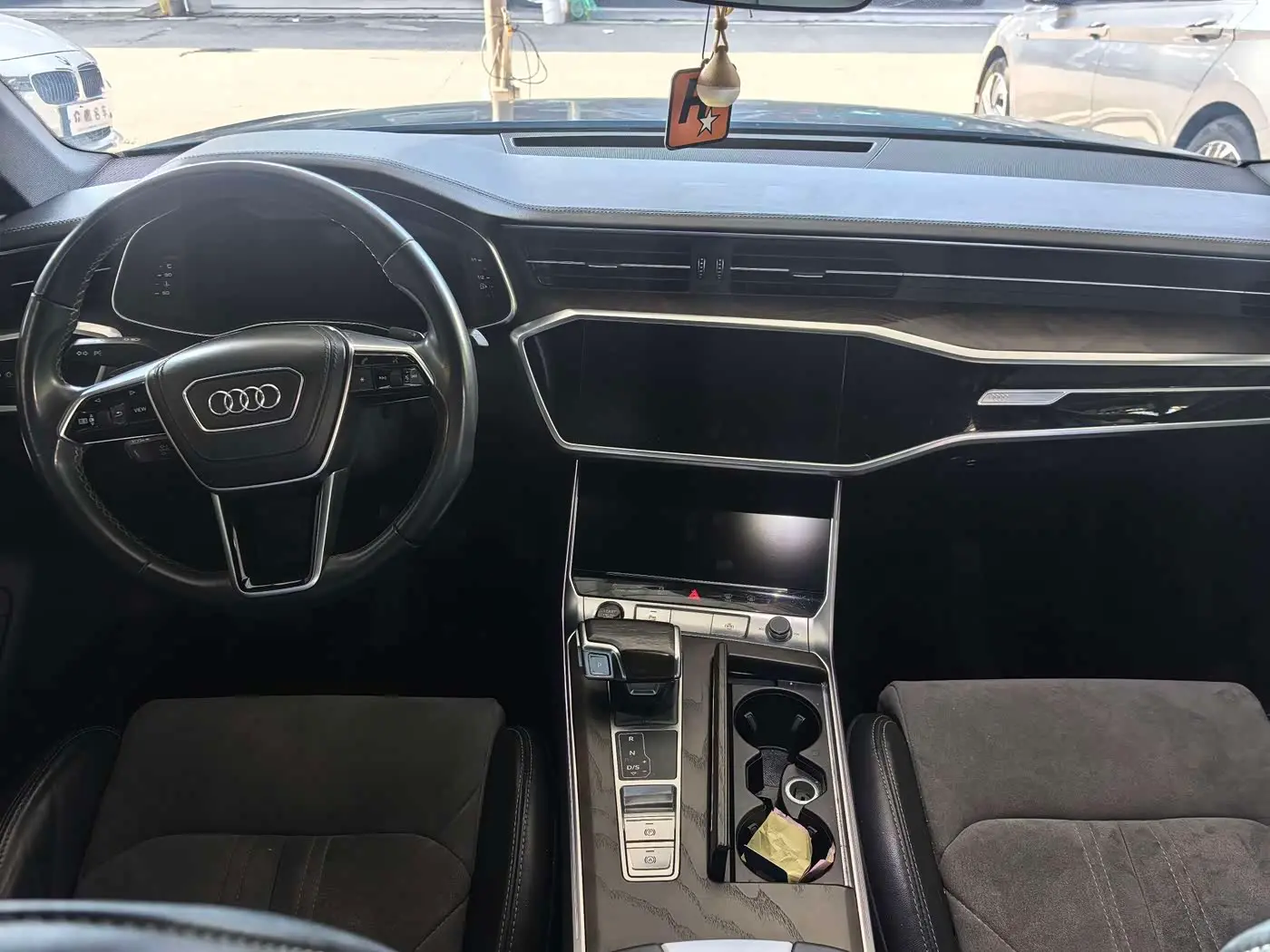 Audi A6L 2024 — Photo 7/17