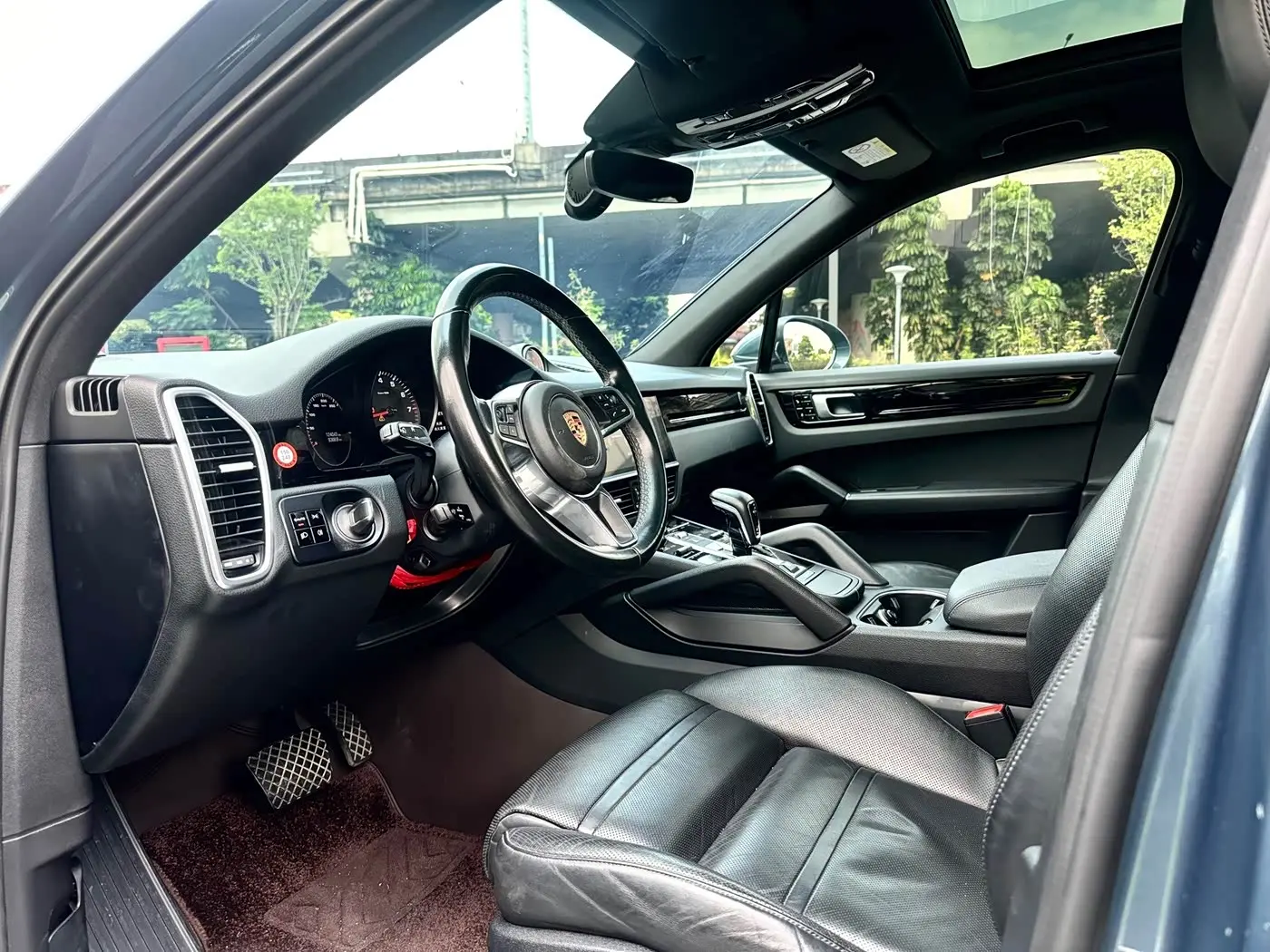 Porsche Cayenne 2018 — Photo 11/16