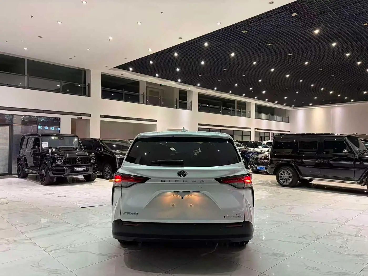 Toyota Sienna 2026 — Photo 14/15