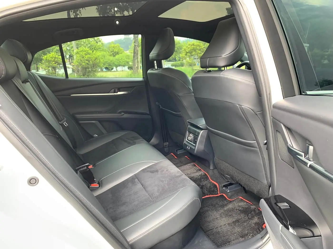 Toyota Camry 2025 — Фото 12/17