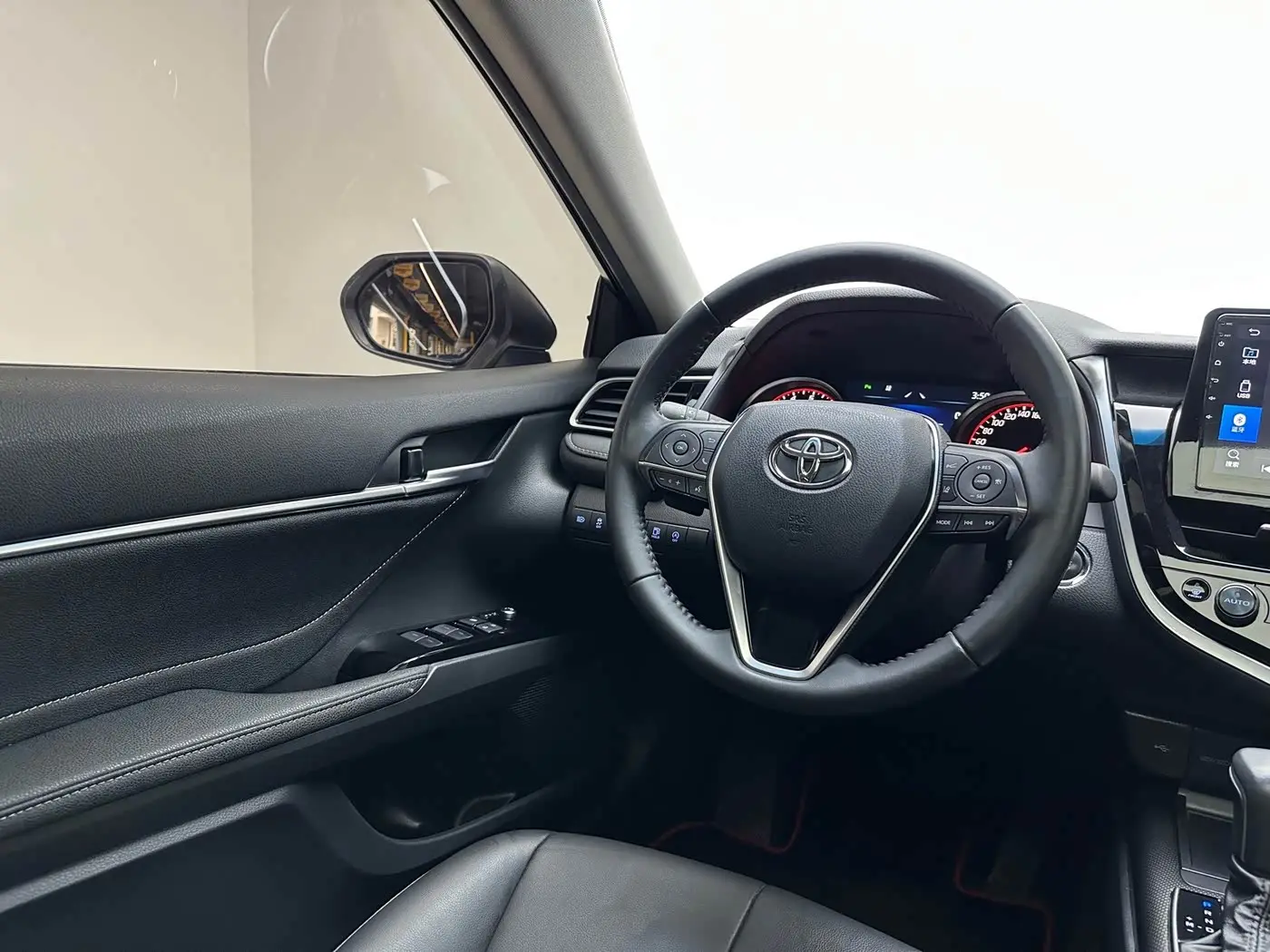 Toyota Camry 2022 — Photo 14/20