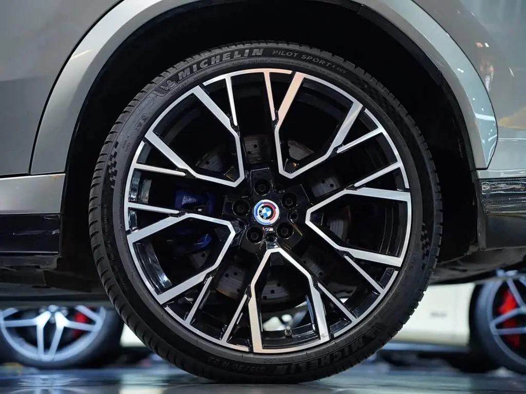 BMW X6 M 2022 — Фото 8/20