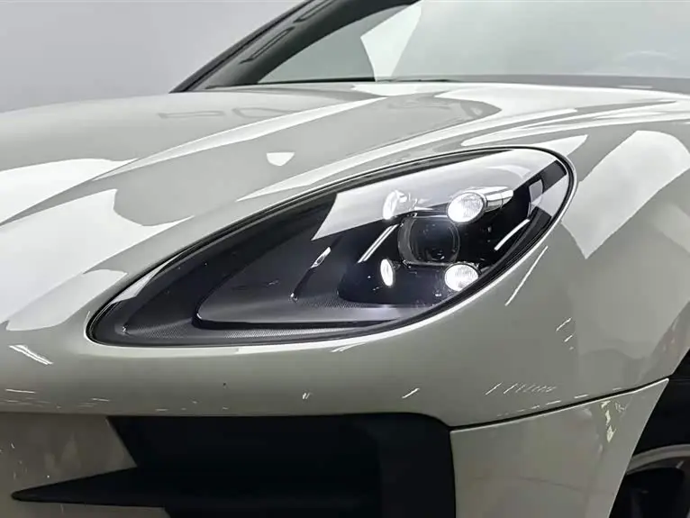Porsche Macan 2022 — Photo 7/16