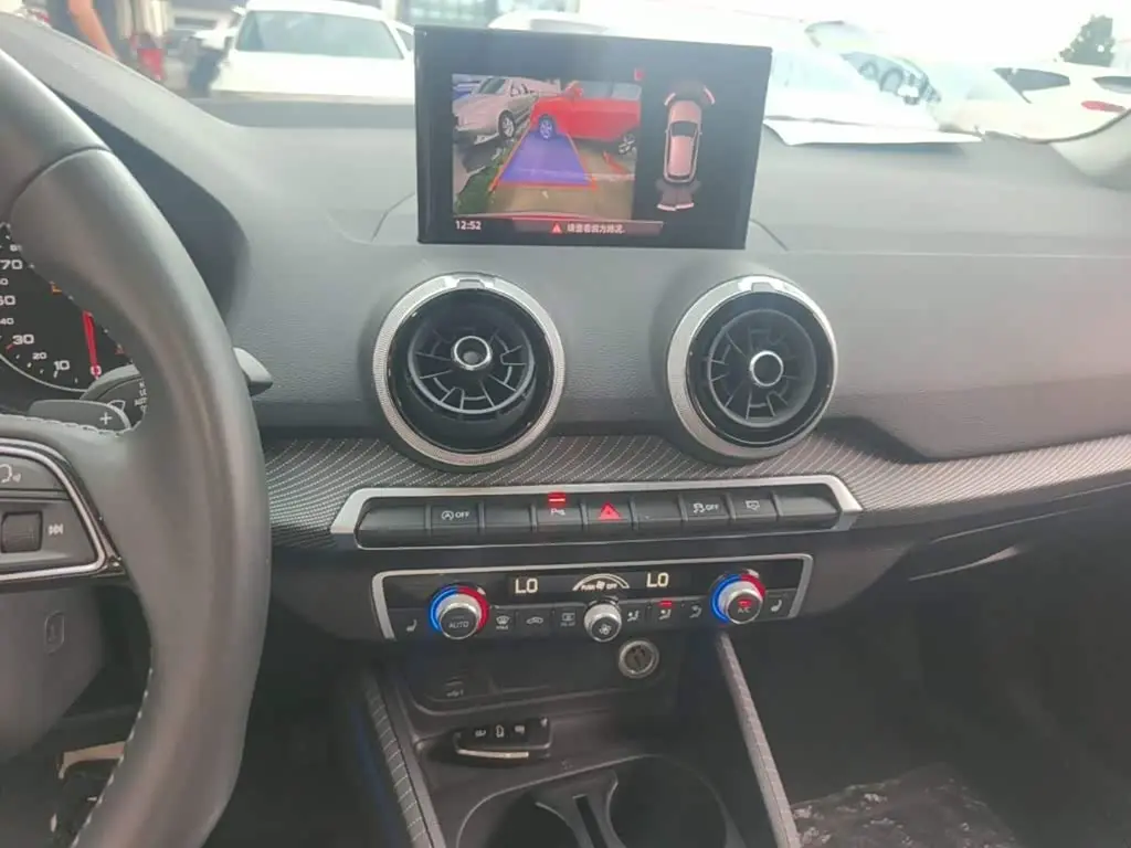 Audi Q2L 2022 — Photo 13/20