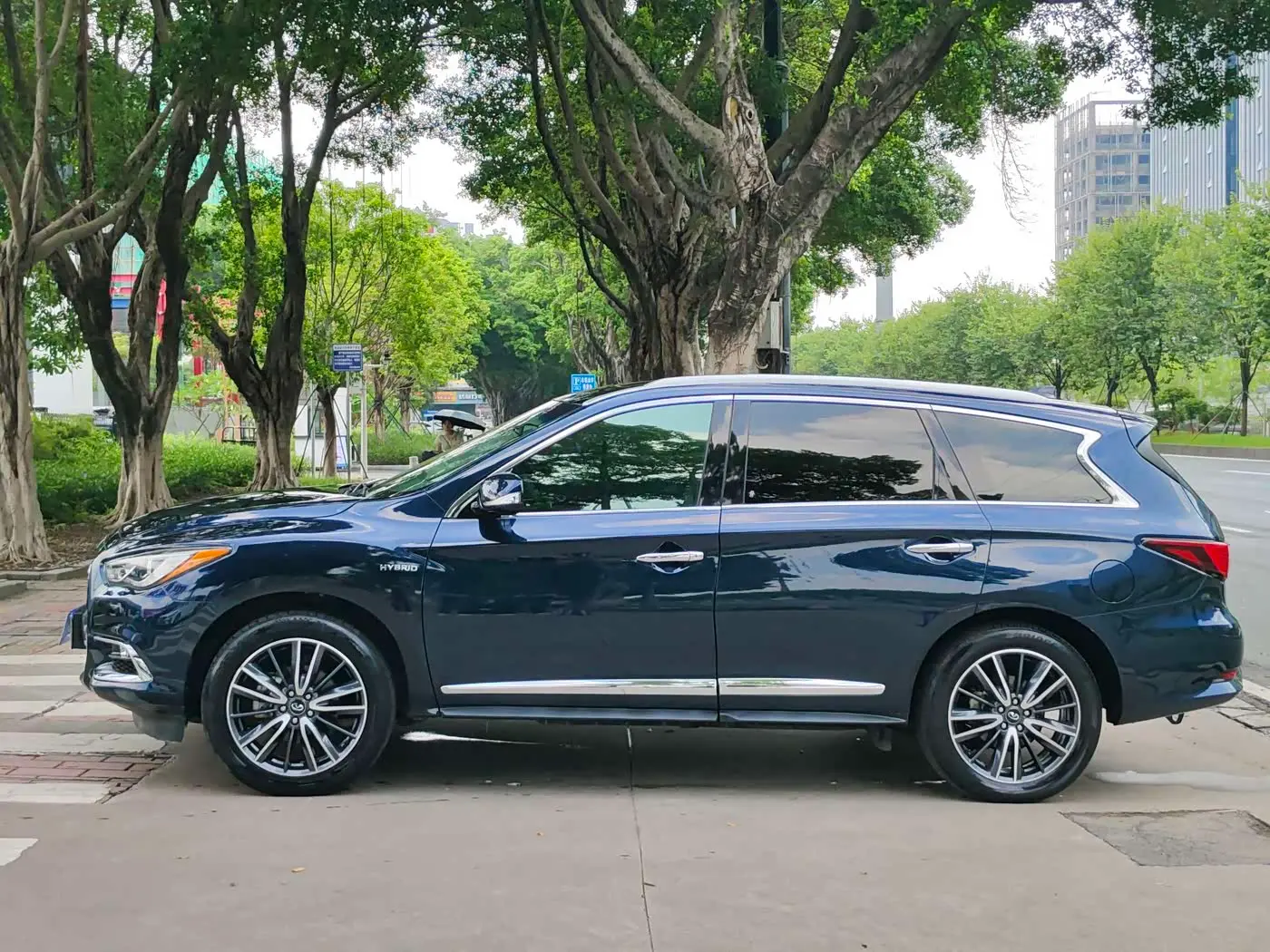 Infiniti QX60 2021 — Photo 4/20