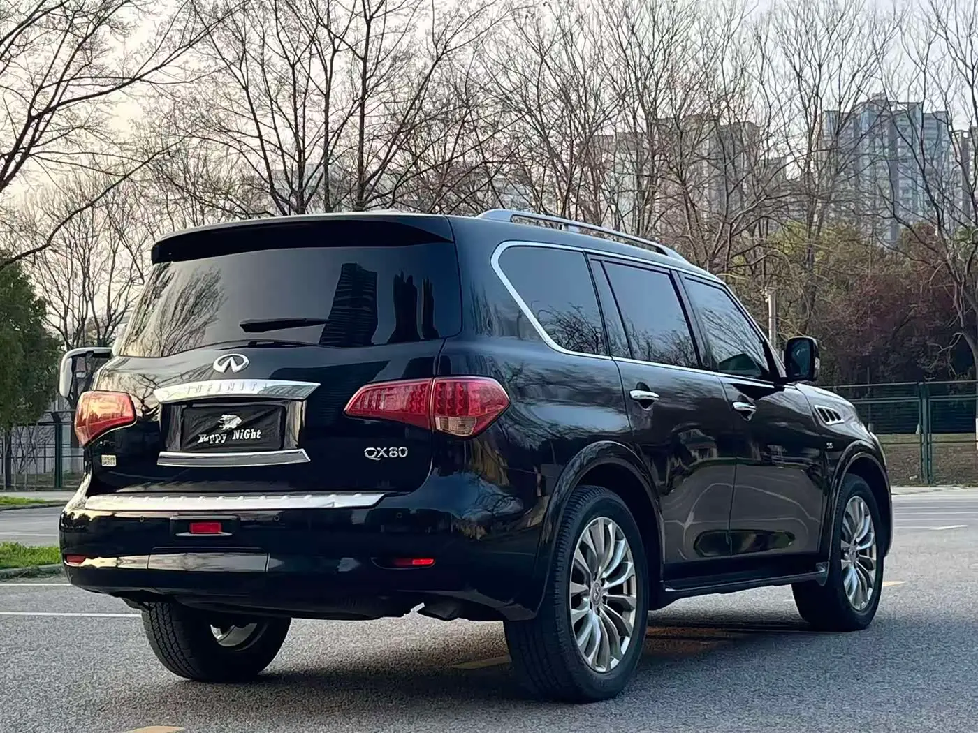 Infiniti QX80 2018 — Photo 6/20