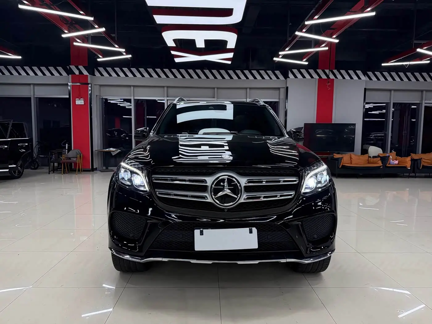 Mercedes-Benz GLS 2016 — Photo 11/20