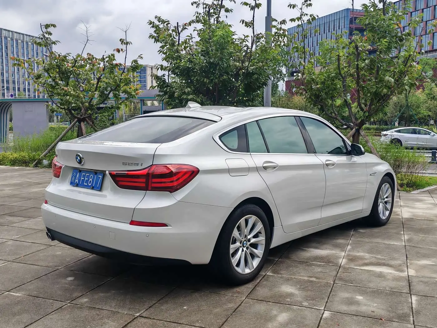 BMW 5 Series GT 2015 — Фото 6/19