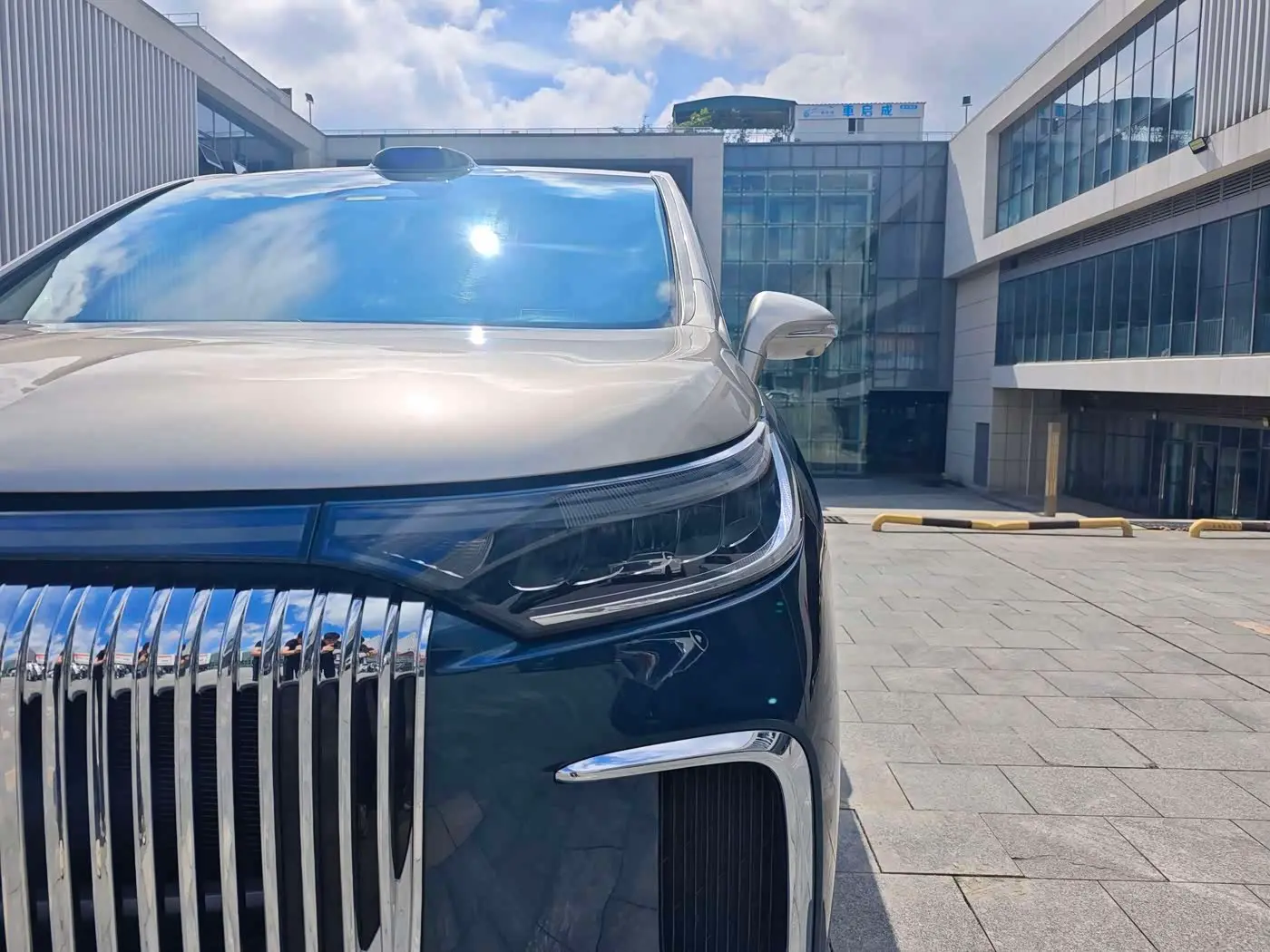 Voyah Auto Voyah Dreamer 2025 — Photo 2/20