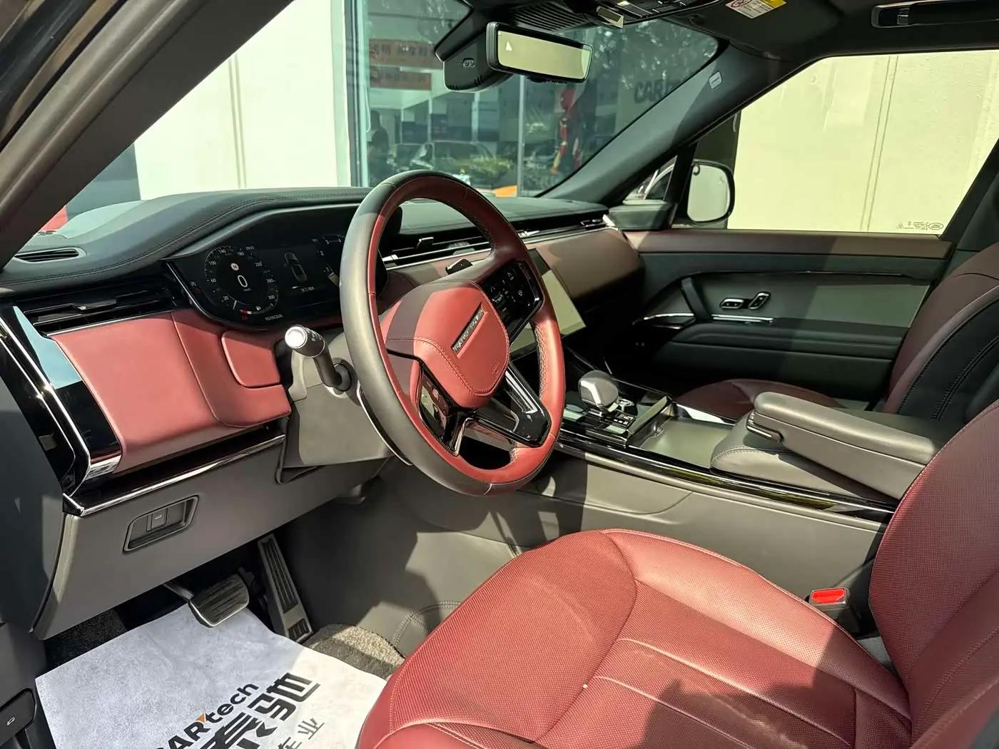 Land Rover Range Rover Sport 2025 — Фото 9/11