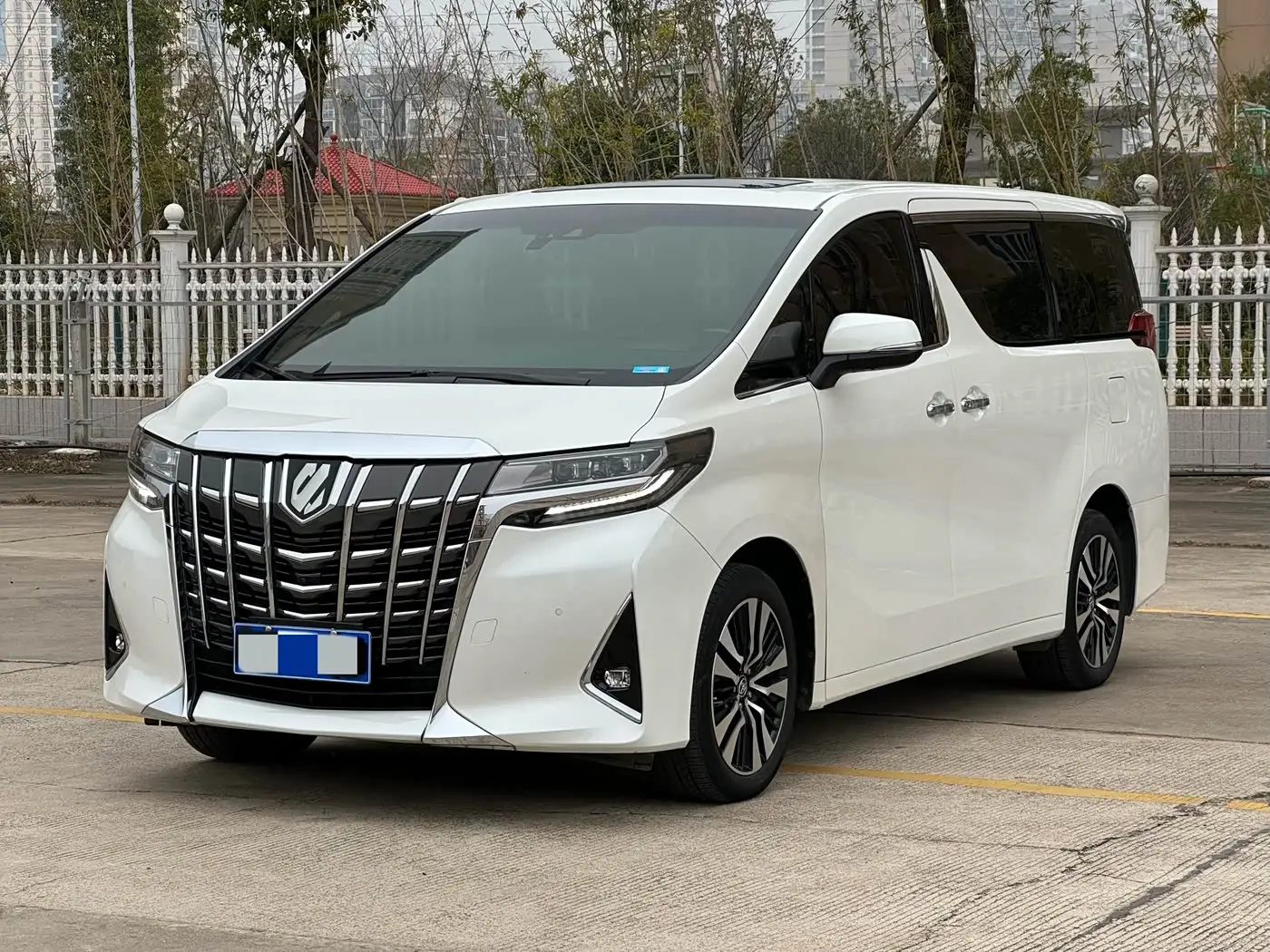 Toyota Alphard, 2022