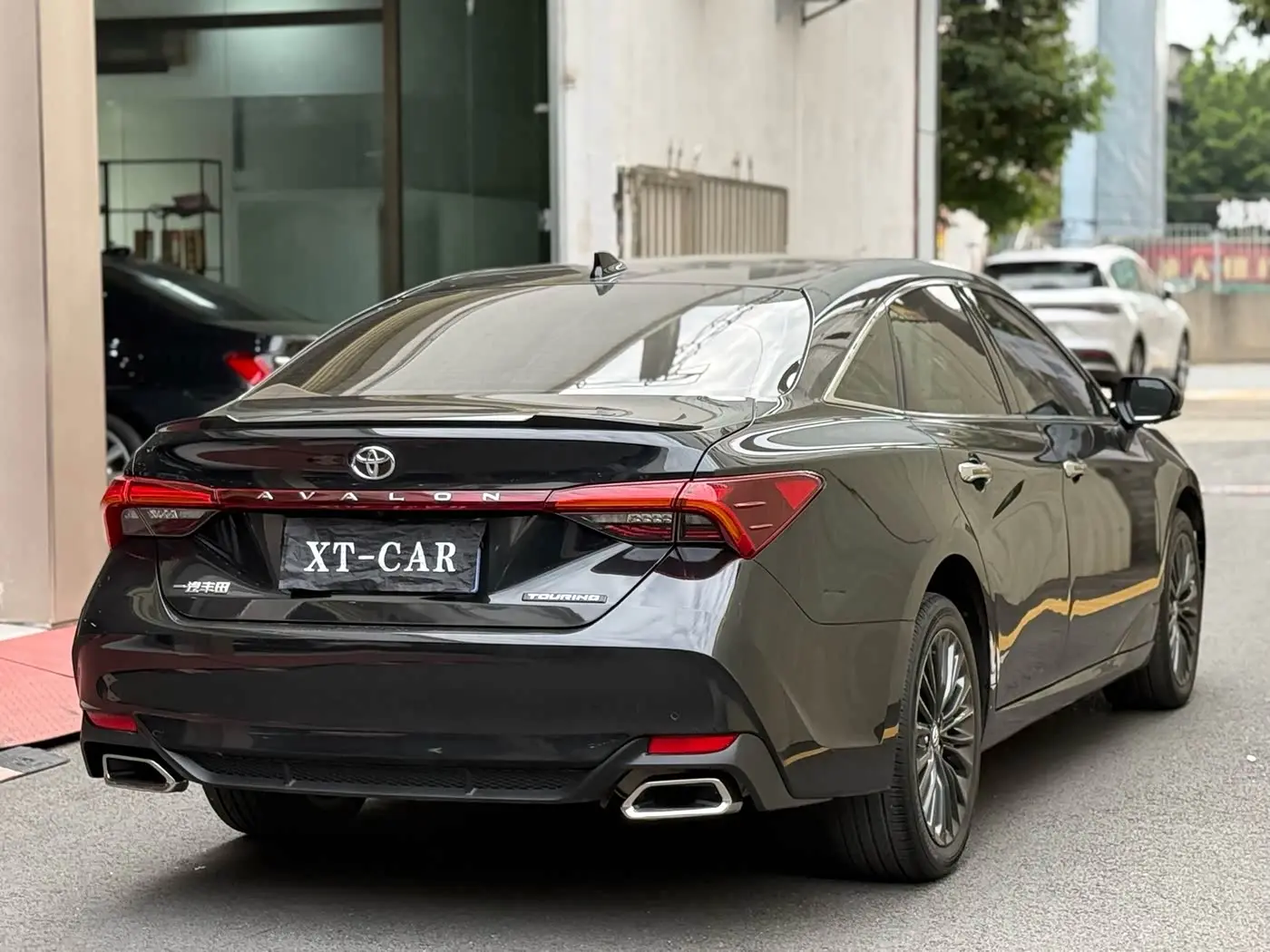 Toyota Avalon 2022 — Фото 17/19