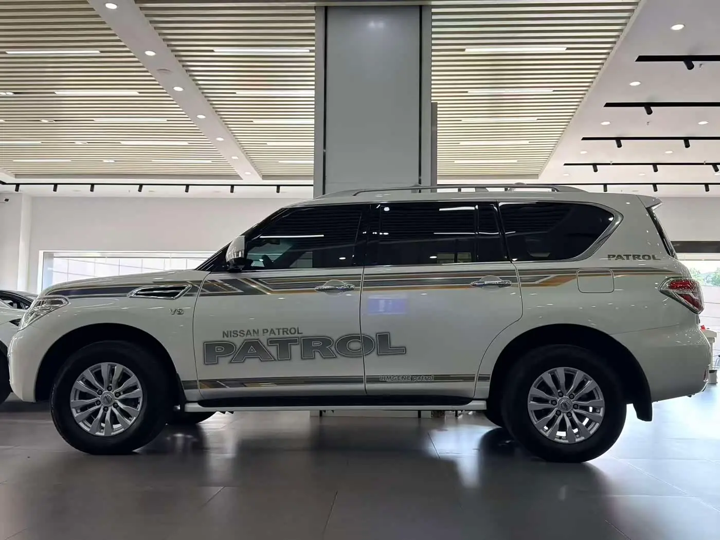 Nissan Patrol 2018 — Фото 3/10