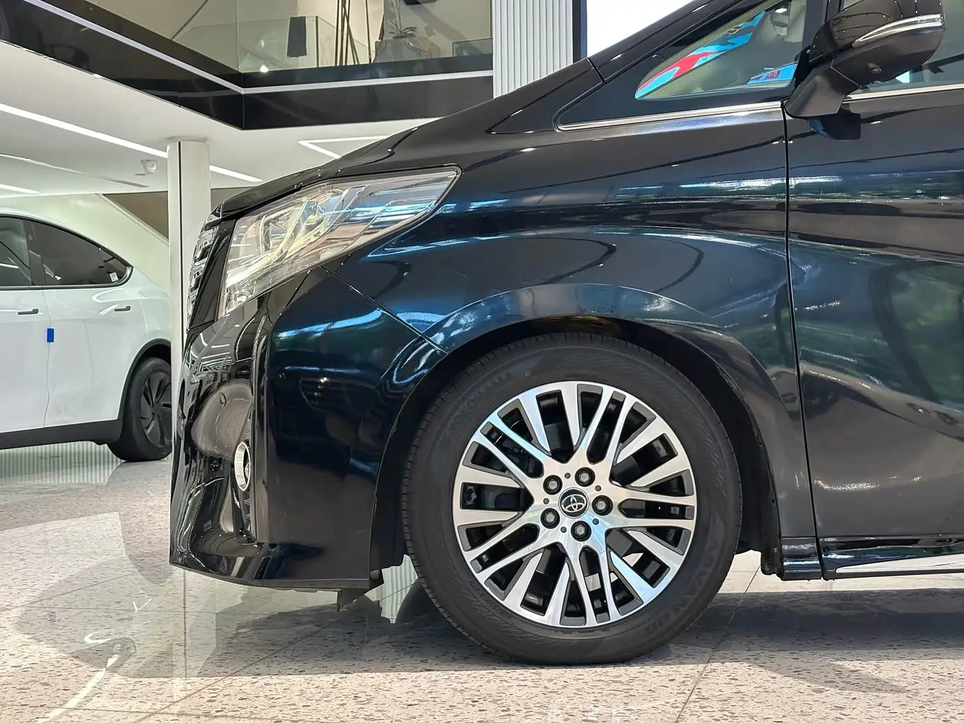 Toyota Alphard 2016 — Фото 16/16