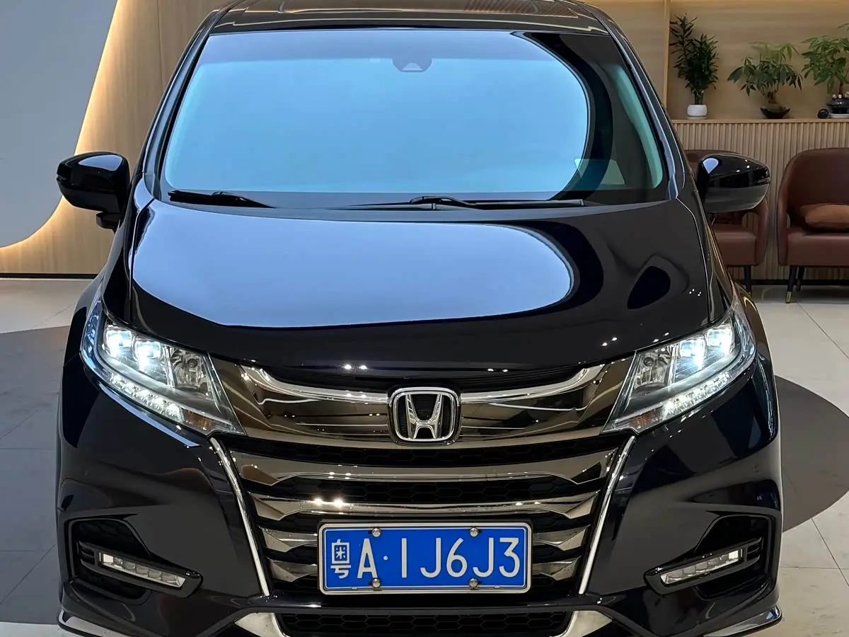 Honda Odyssey 2019 — Photo 2/12