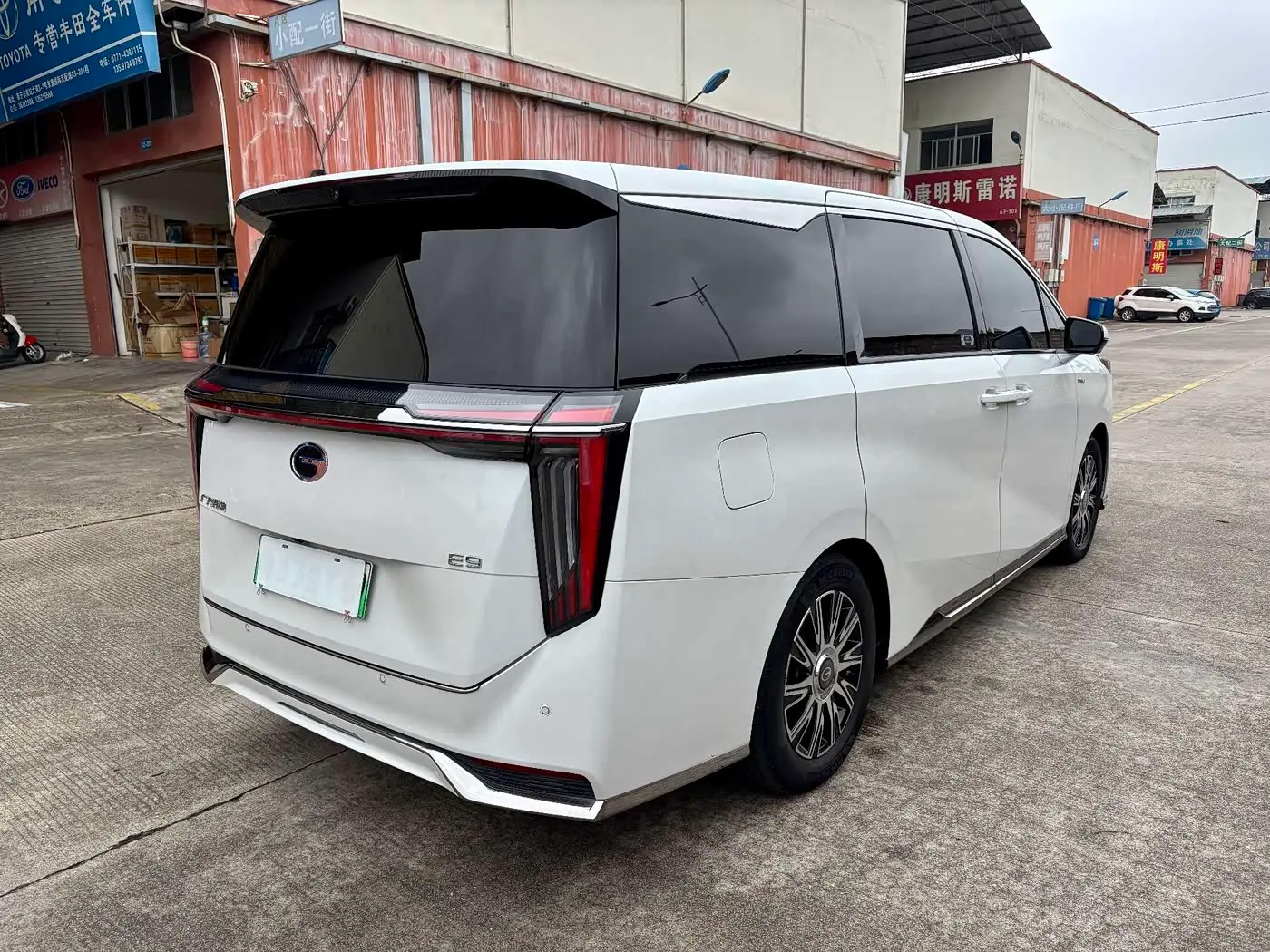 GAC Trumpchi Trumpchi E9 2024 — Şəkil 6/15