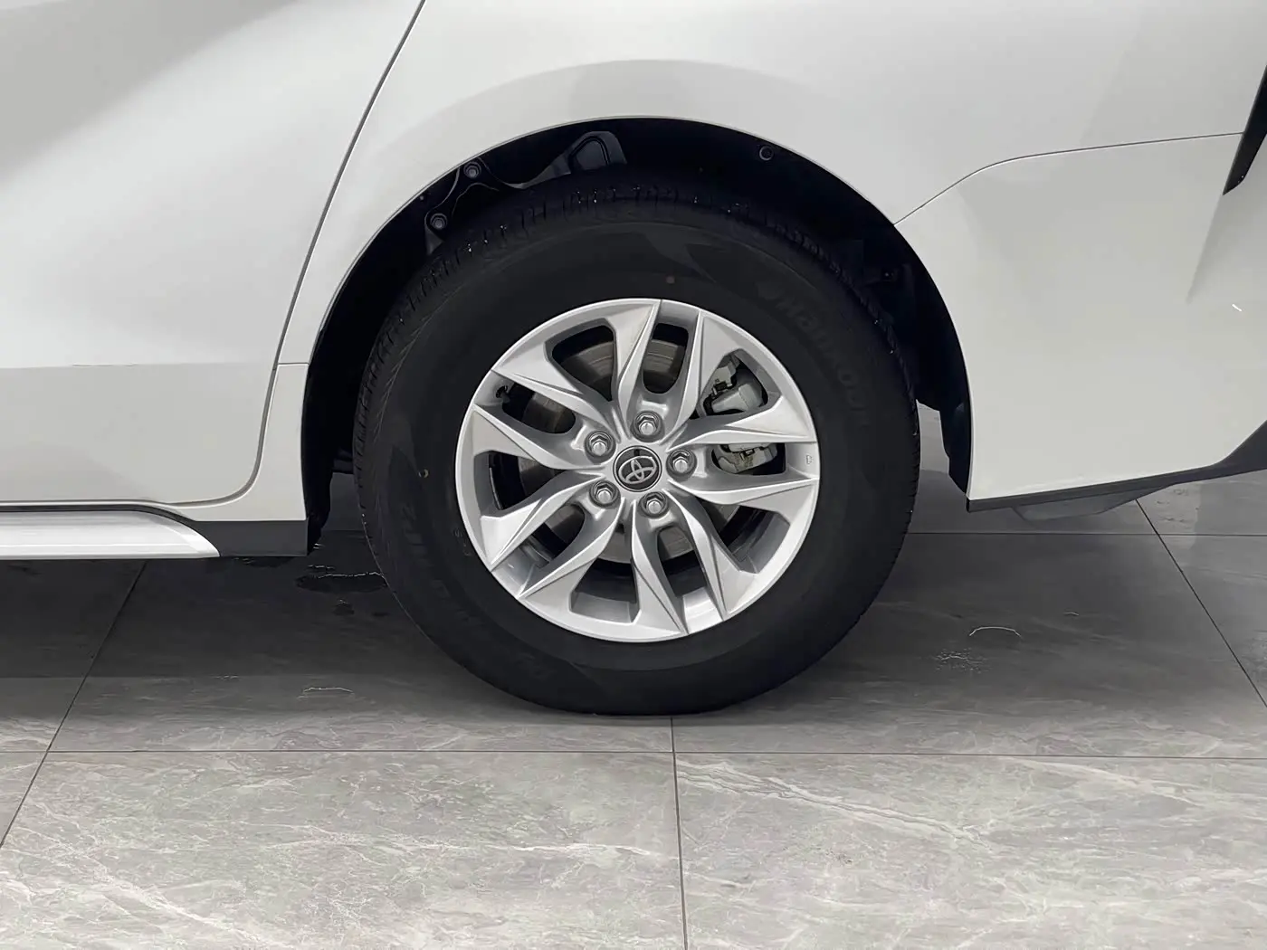 Toyota Granvia 2025 — Photo 19/20