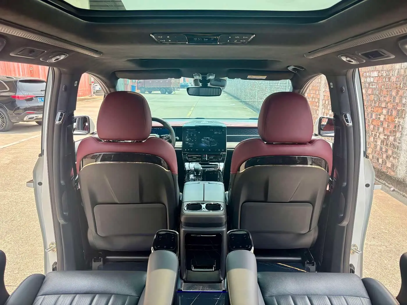 GAC Trumpchi Trumpchi M8 2024 — Photo 13/16