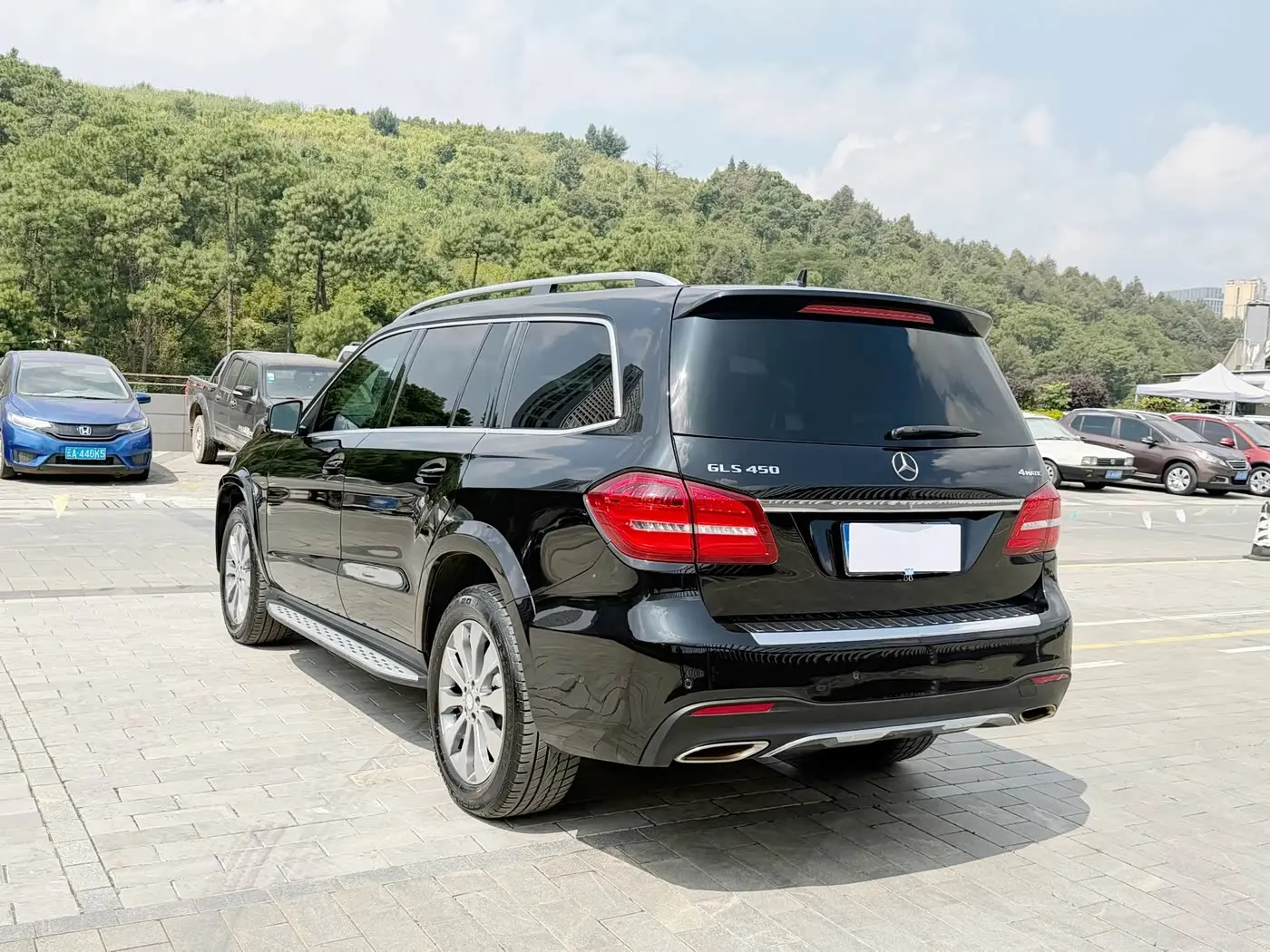Mercedes-Benz GLS 2017 — Фото 15/16