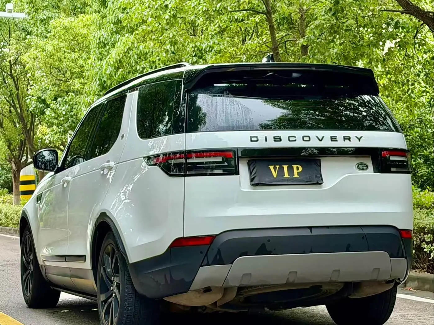 Land Rover Discovery 2019 — Photo 9/10