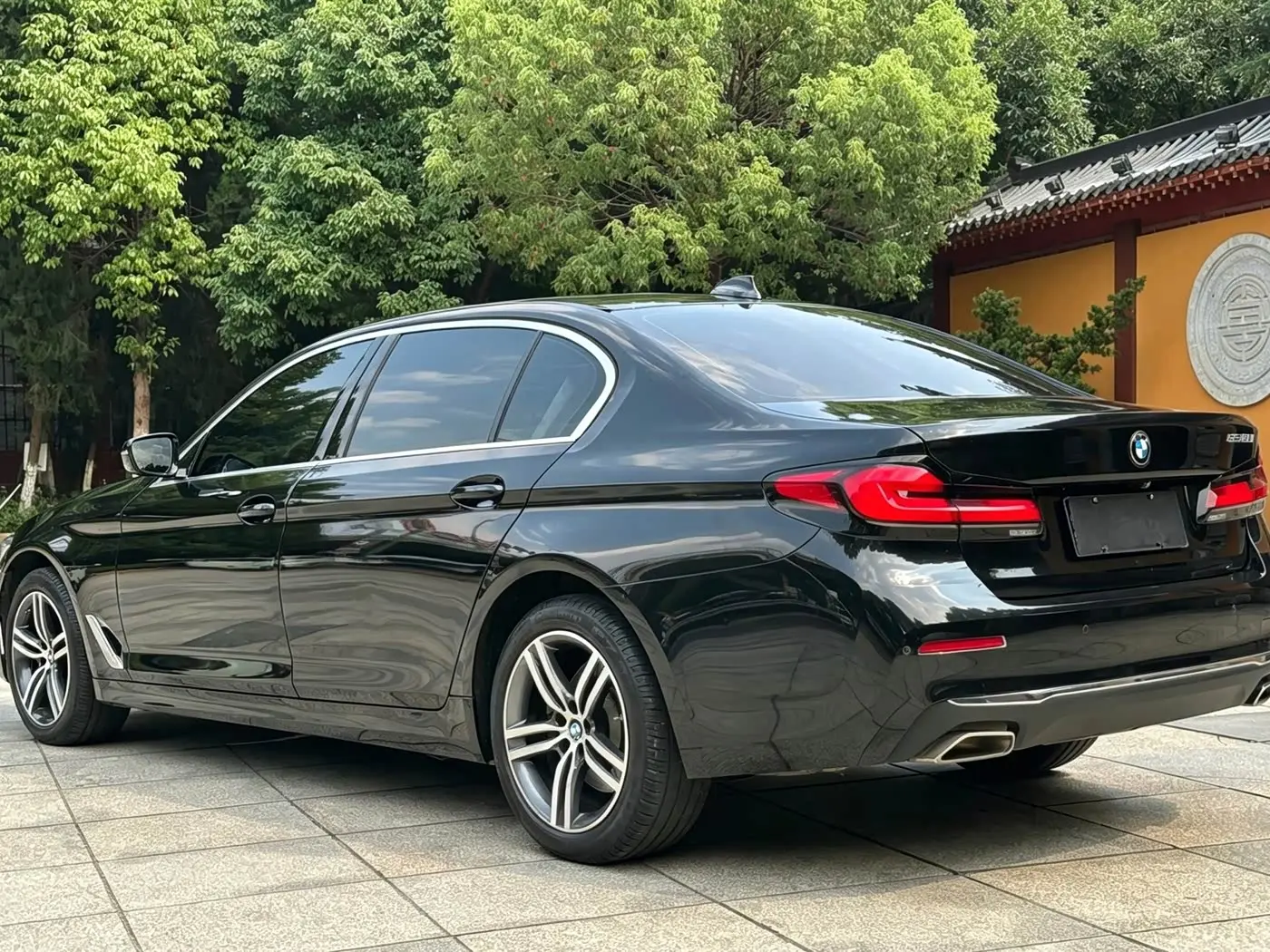 BMW 5 Series 2022 — Photo 3/11