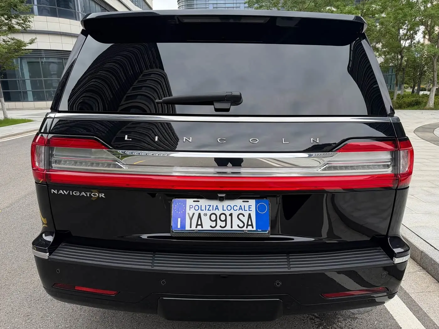 Lincoln Navigator 2022 — Şəkil 8/13