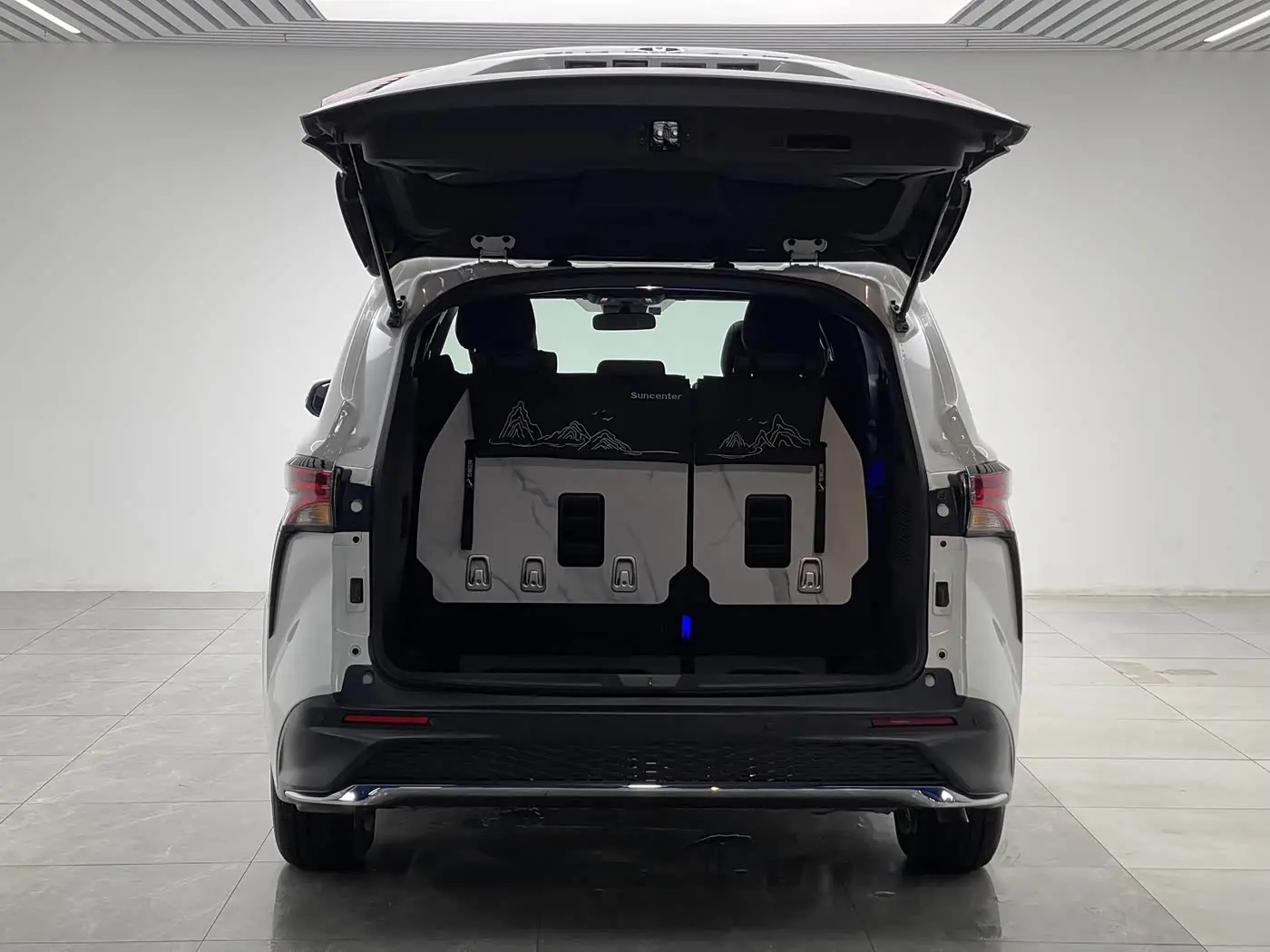 Toyota Granvia 2025 — Photo 10/20