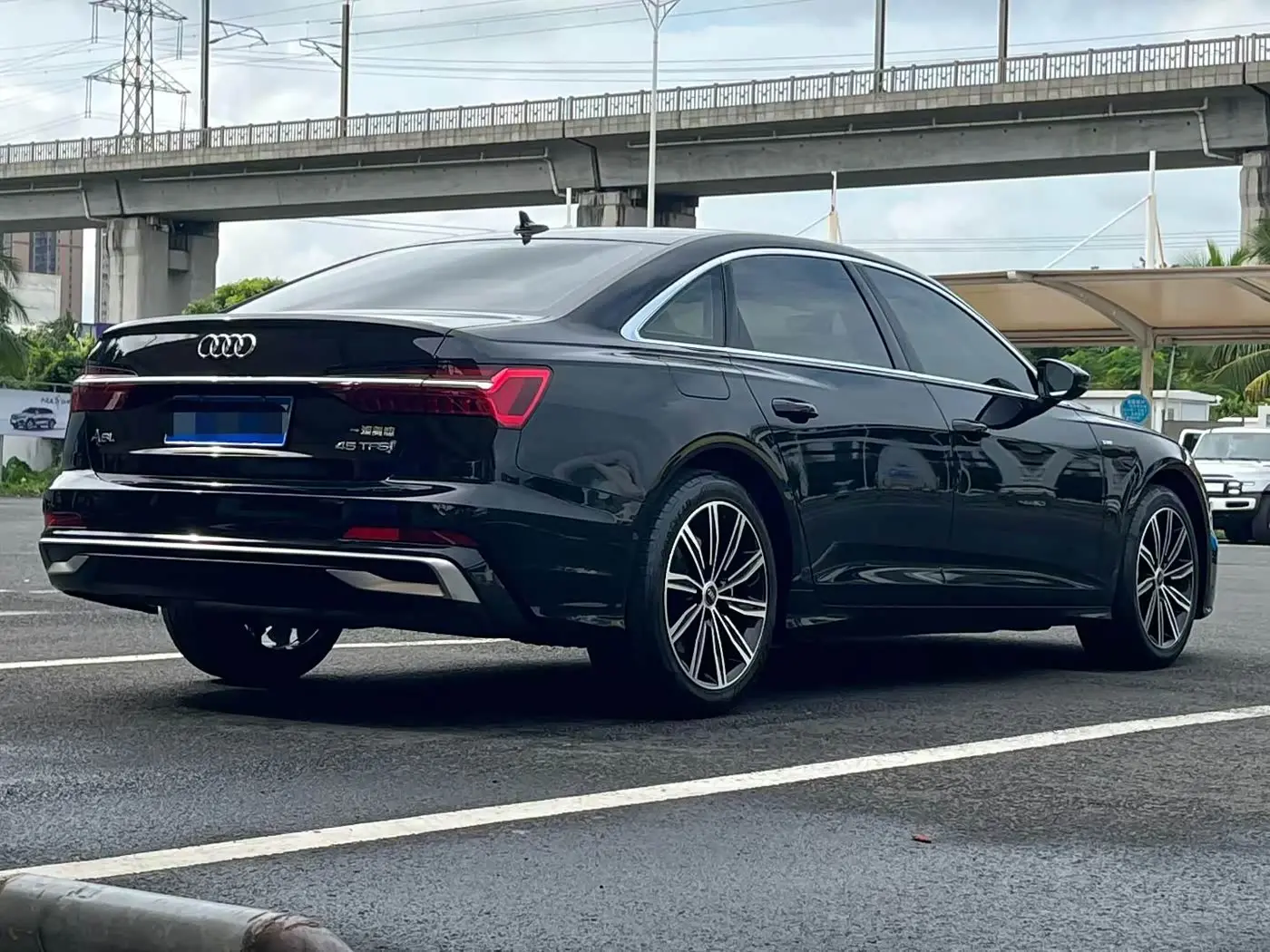 Audi A6L 2025 — Photo 9/9
