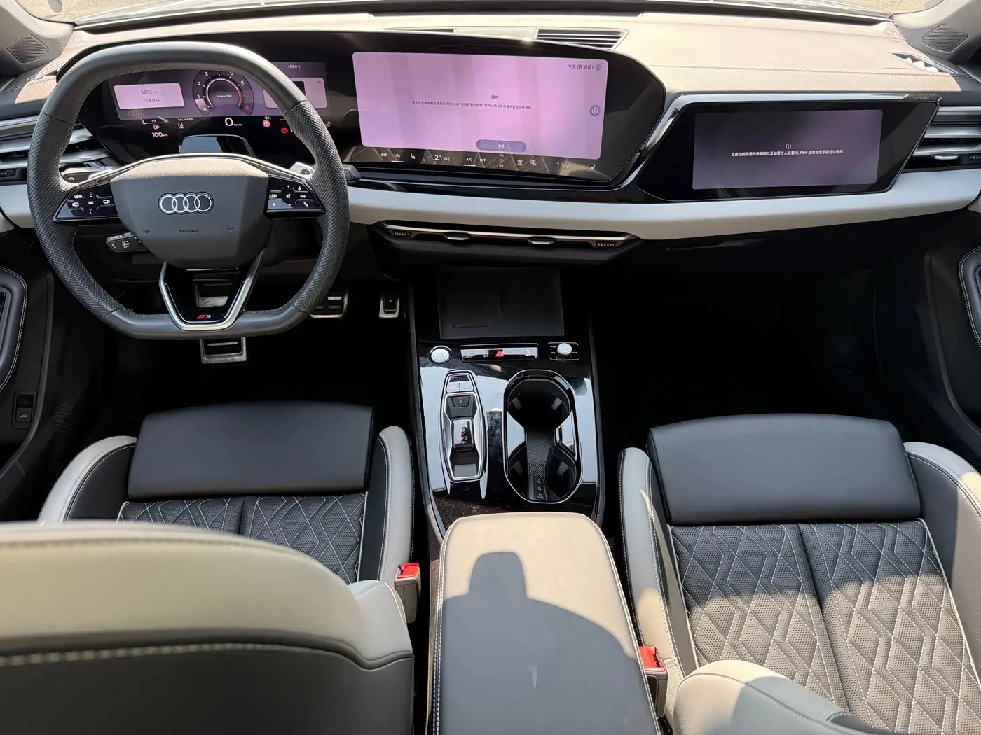 Audi A5L 2025 — Photo 12/15