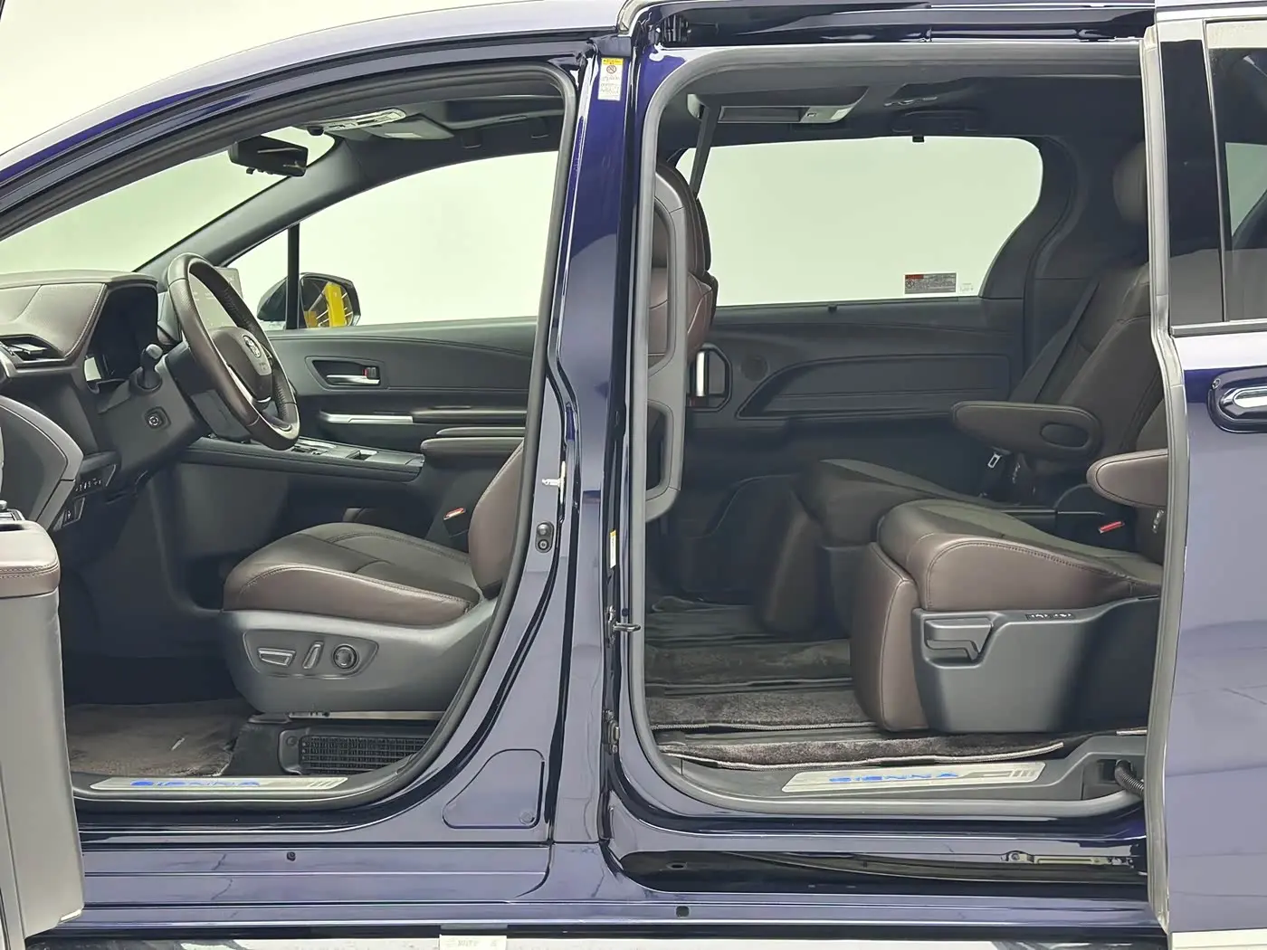 Toyota Sienna 2022 — Photo 13/20