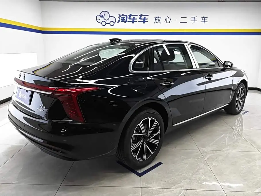 Hongqi H5 PHEV 2026 — Фото 3/16
