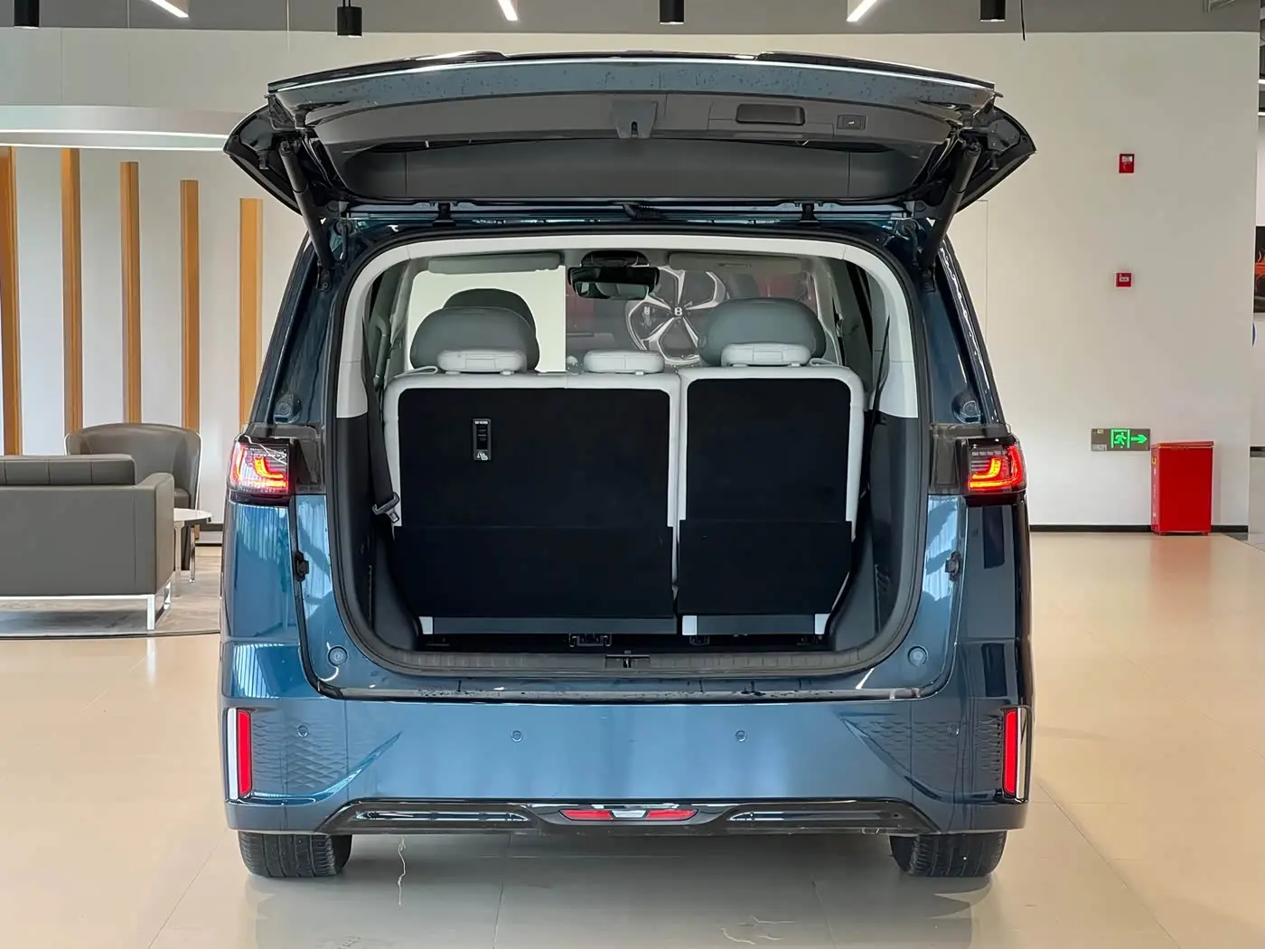 Voyah Auto Voyah Dreamer 2025 — Photo 17/17