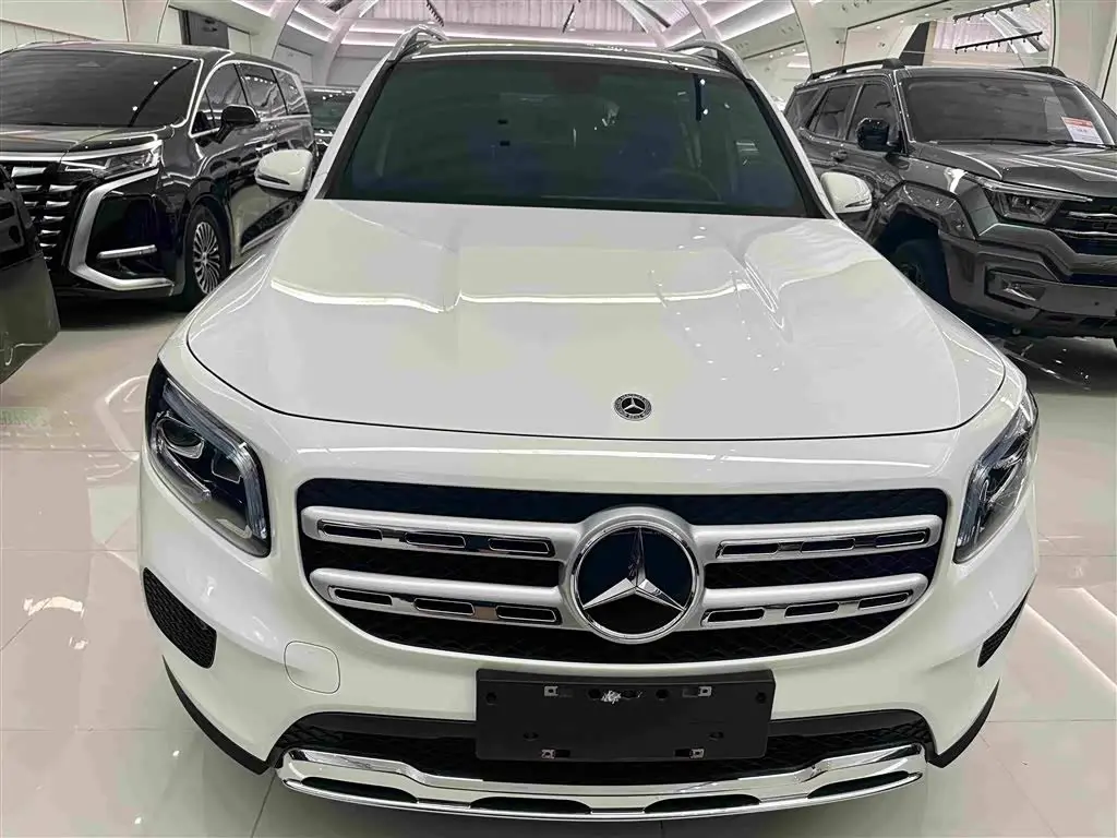Mercedes-Benz GLB 2021 — Фото 2/20