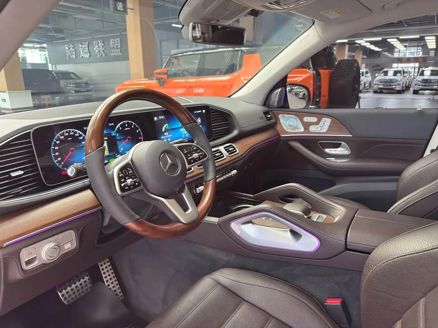 Mercedes-Benz GLS 2020 — Фото 9/18