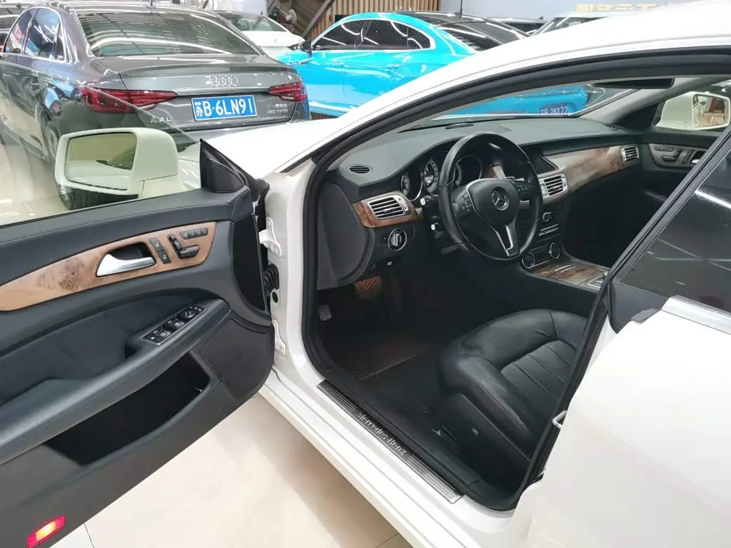 Mercedes-Benz CLS 2015 — Фото 12/20