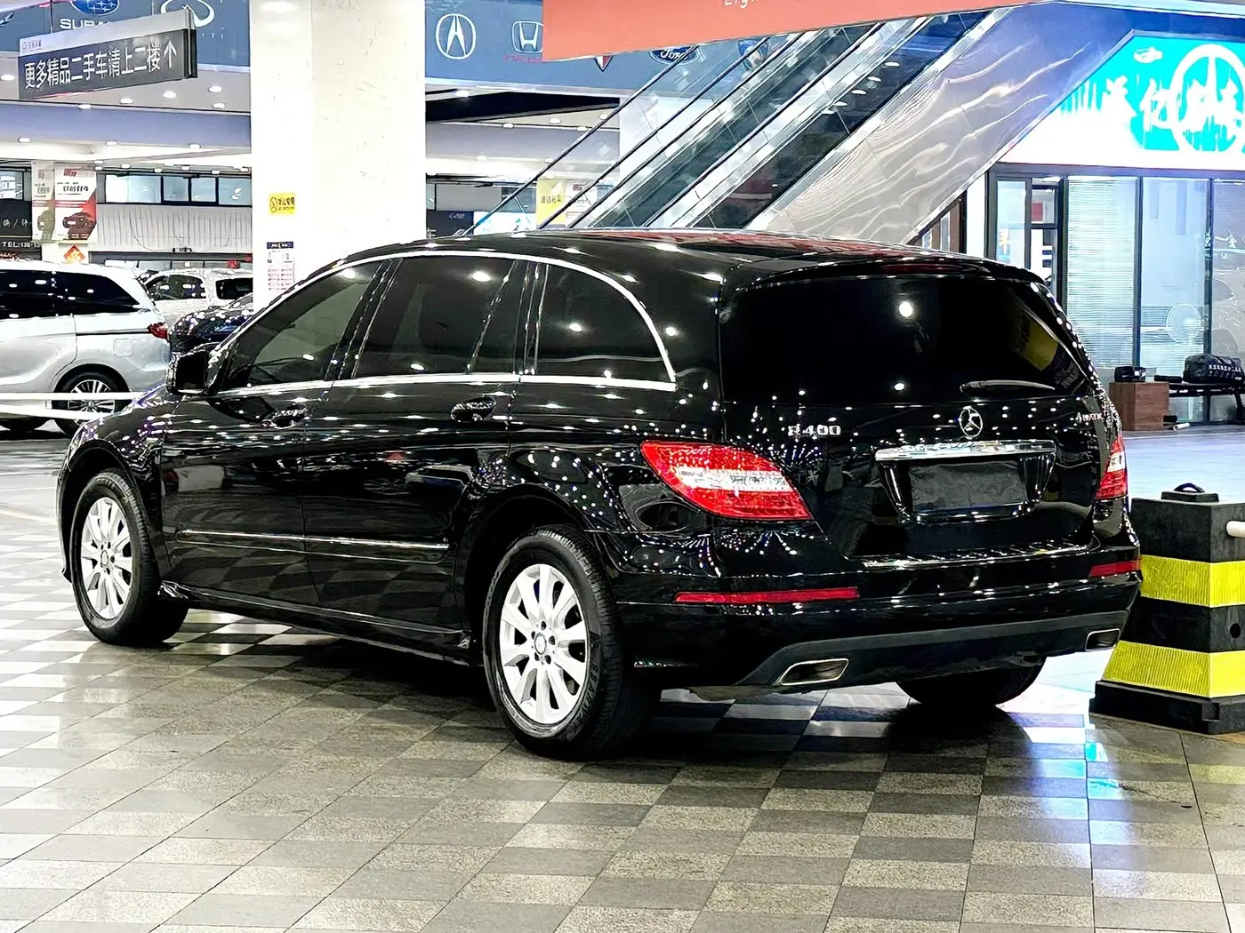 Mercedes-Benz R-Class 2017 — Фото 4/13