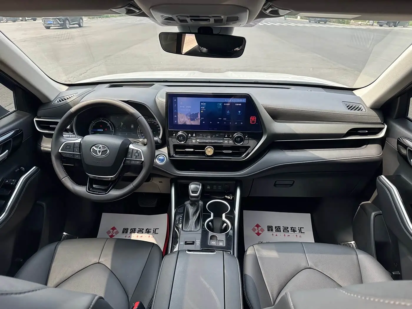 Toyota Highlander 2022 — Şəkil 8/14