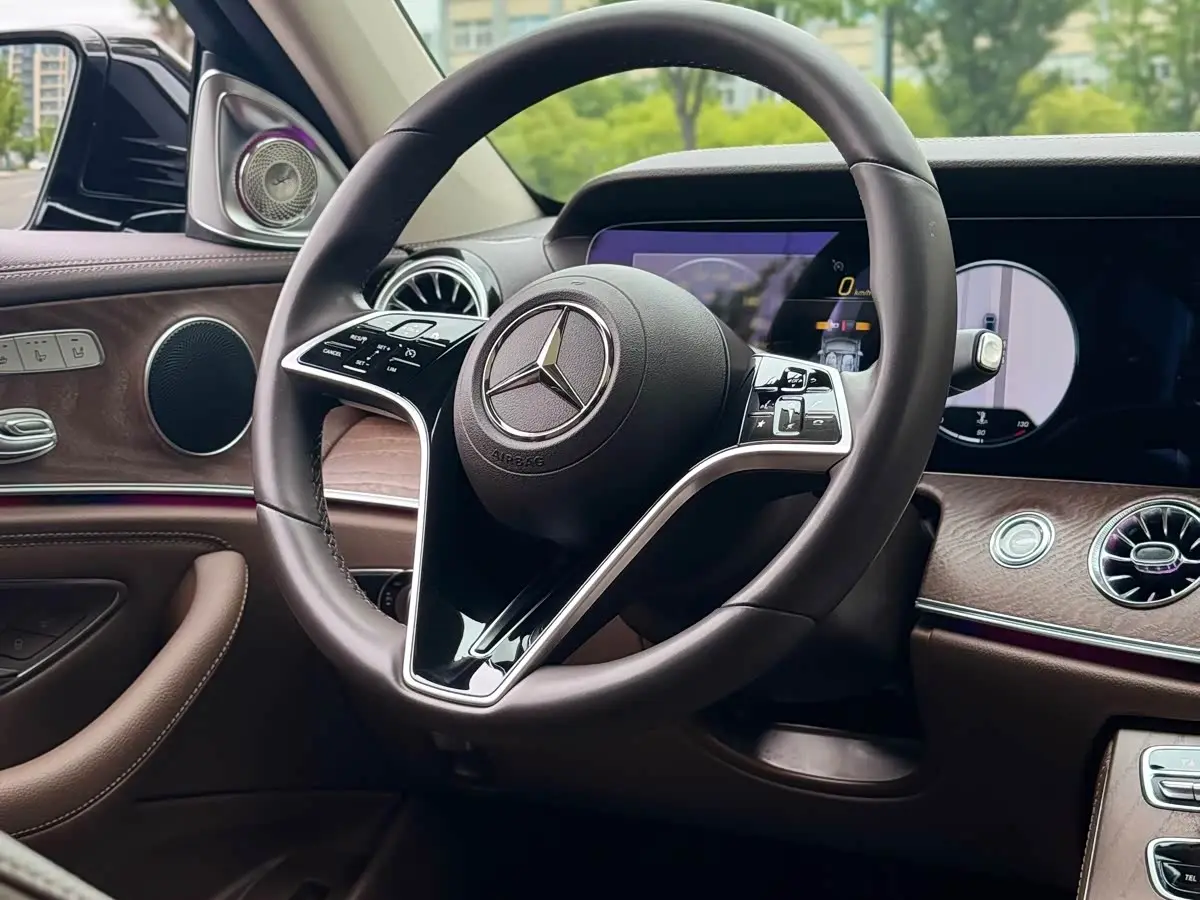 Mercedes-Benz E-Class 2023 — Фото 11/15