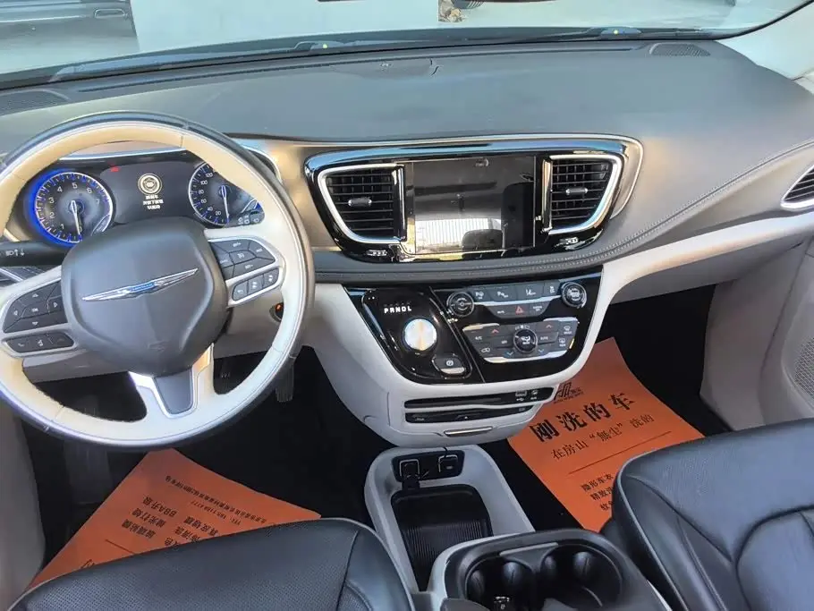 Chrysler Grand Voyager 2019 — Photo 12/16
