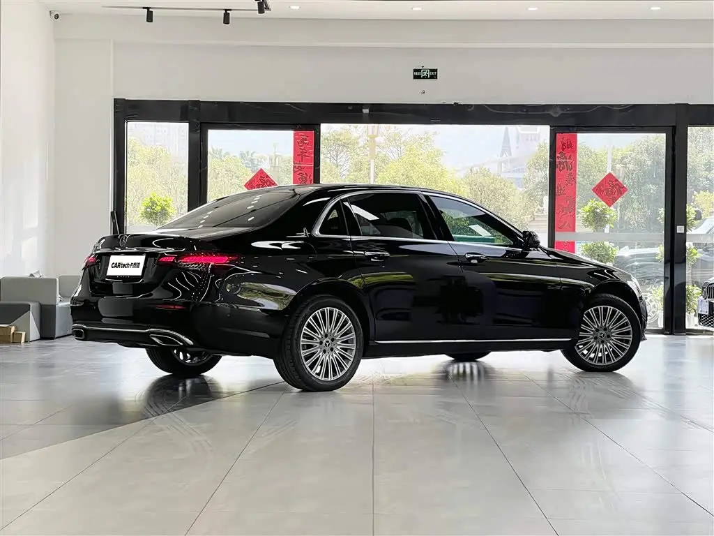 Mercedes-Benz E-Class 2023 — Photo 6/15