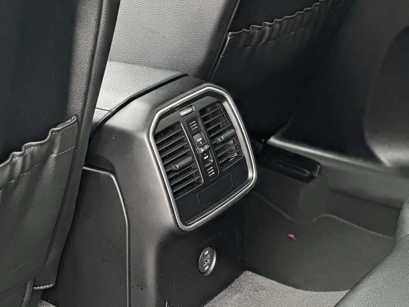 Porsche Macan 2019 — Photo 17/17