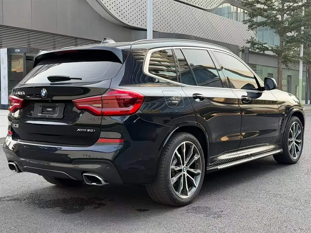 BMW X3 2021 — Photo 8/18