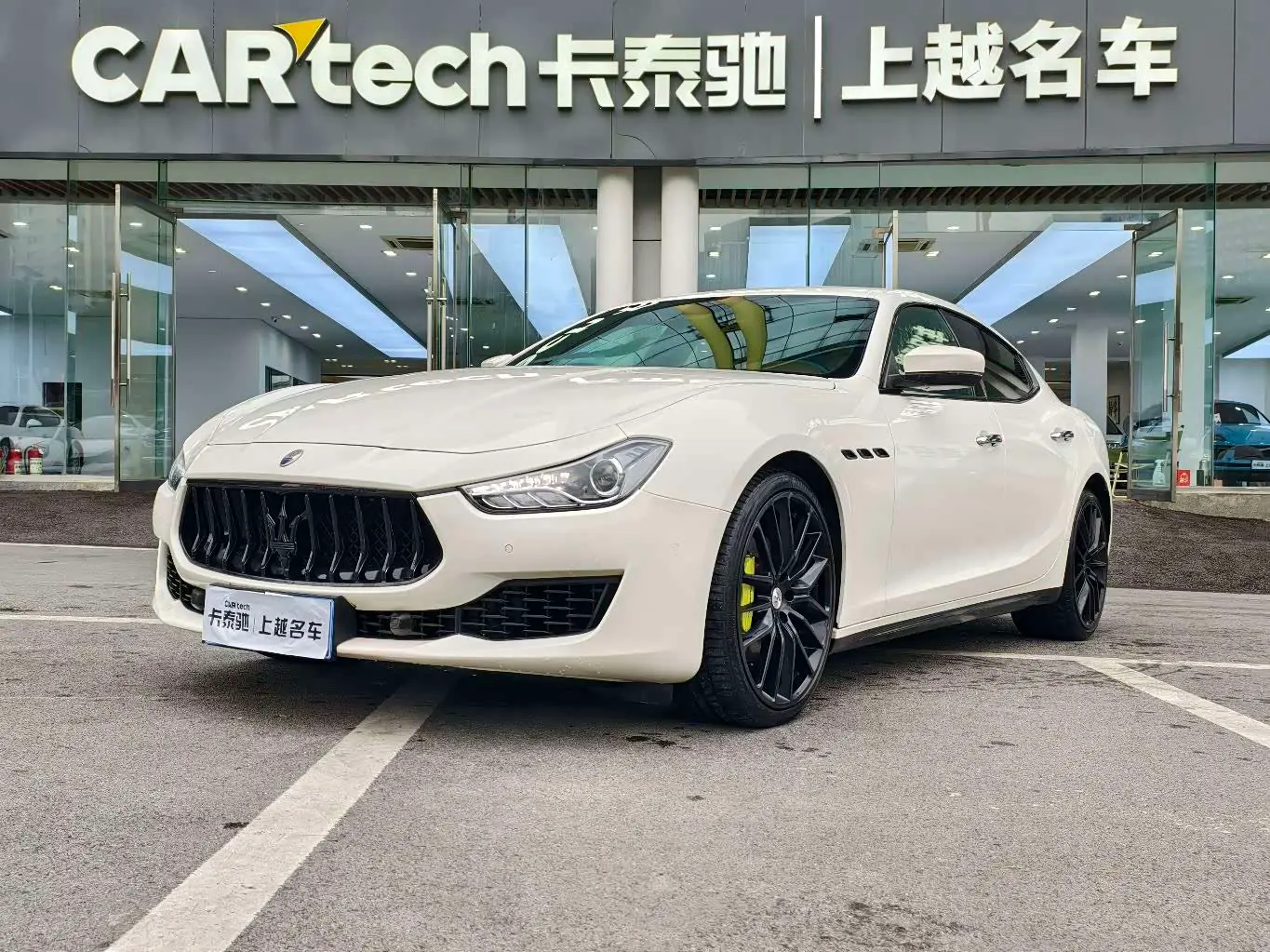Maserati Ghibli 2021 — Фото 1/12