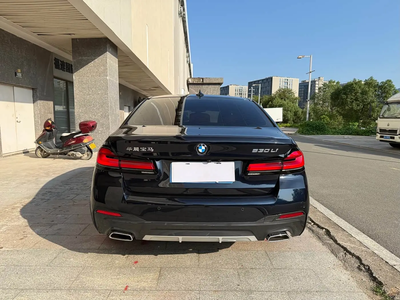 BMW 5 Series 2022 — Photo 7/14