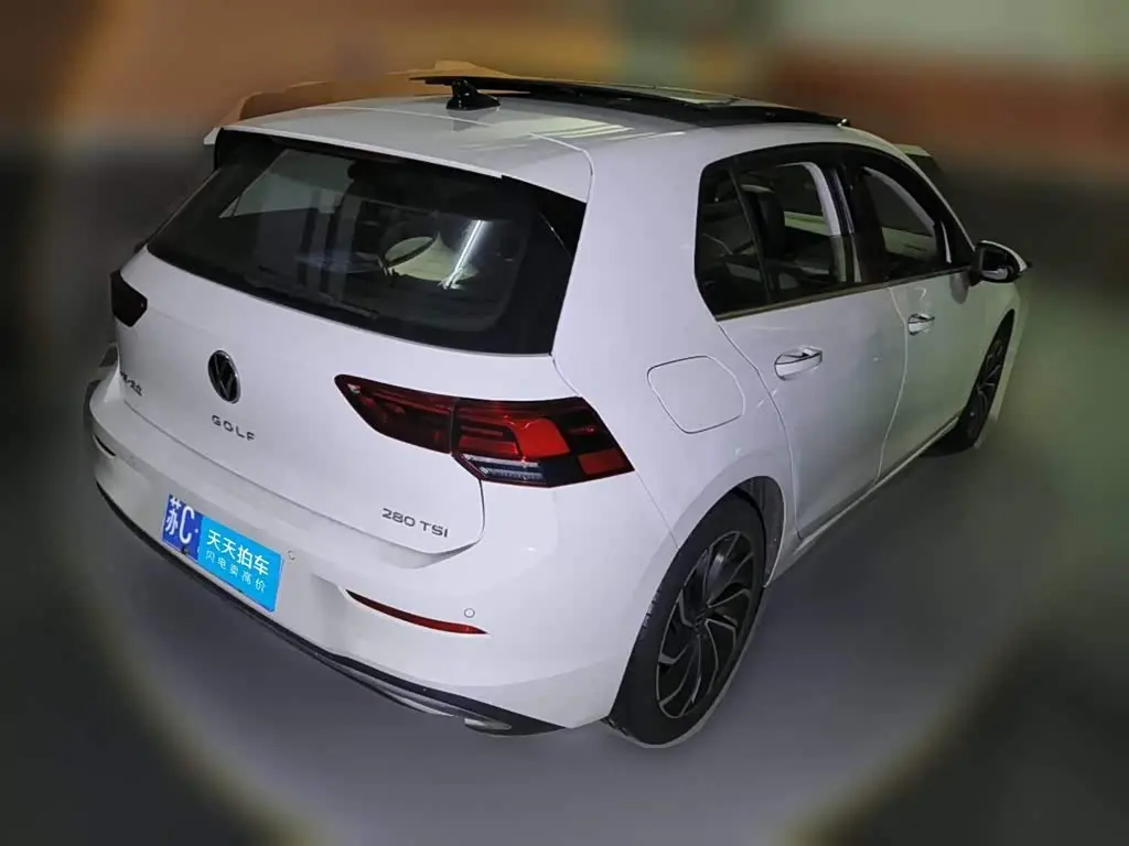 Volkswagen Golf 2022 — Photo 2/13