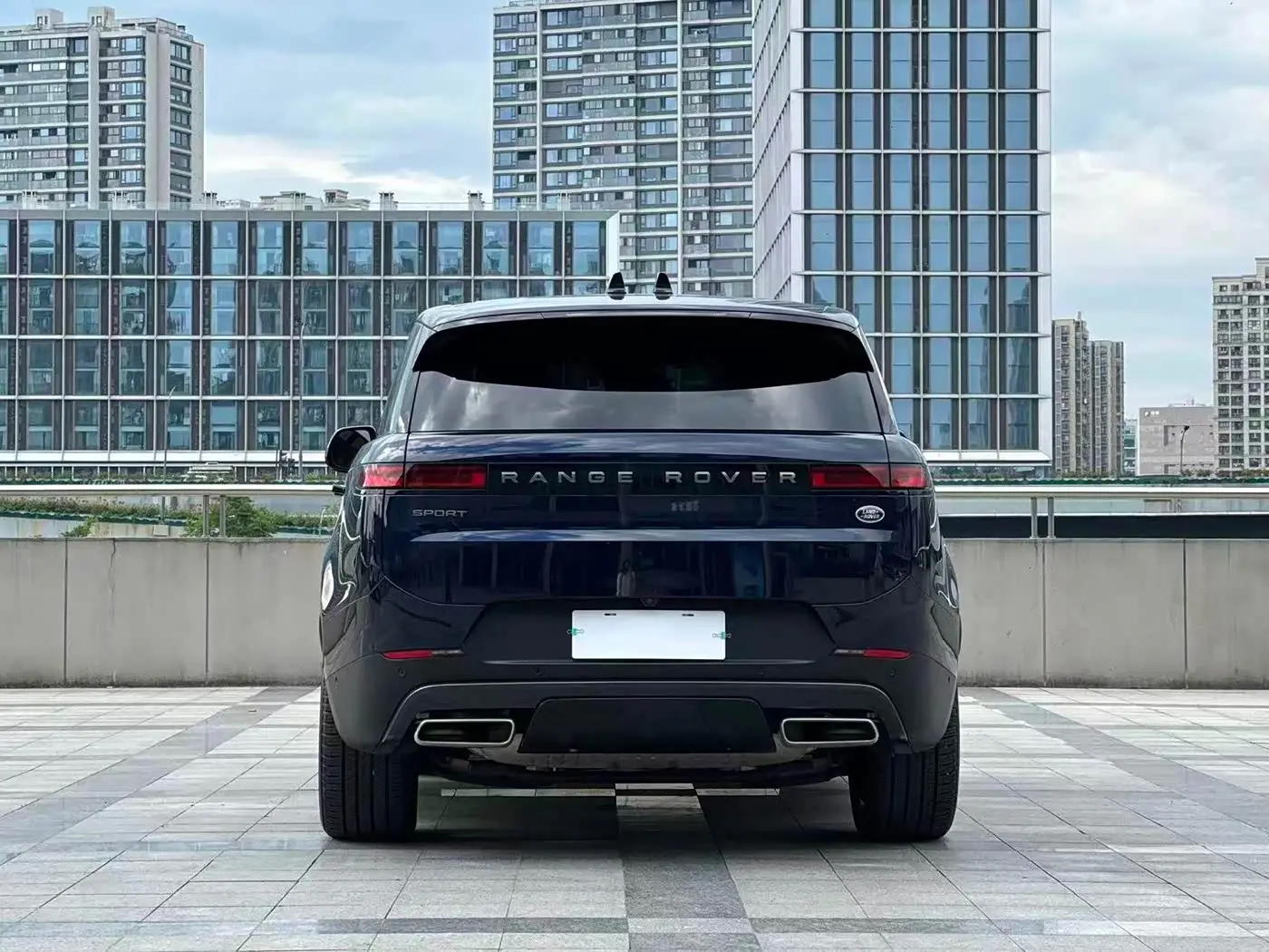 Land Rover Range Rover Sport 2023 — Photo 6/20