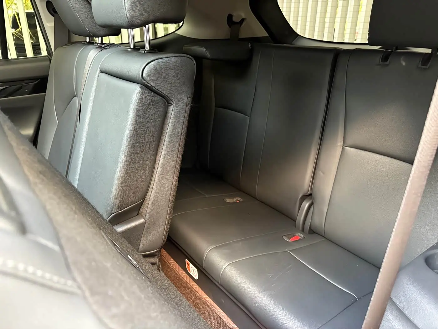 Toyota Highlander 2023 — ფოტო 14/19