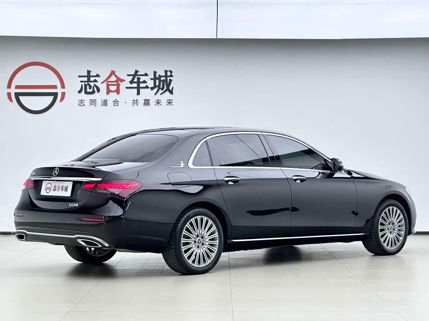 Mercedes-Benz E-Class 2022 — Фото 3/17