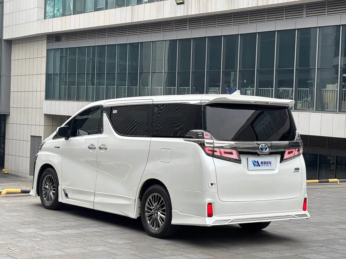 Toyota Vellfire 2021 — Photo 5/16