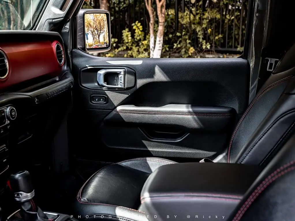Jeep Wrangler 2021 — Фото 9/14